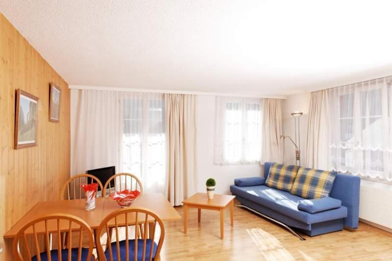 Ferienwohnung Bahnhoefli Лаутербруннен Номер фото